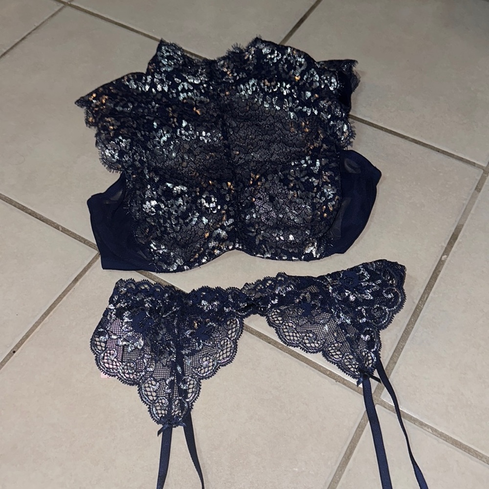Victorias Secret Blue and Silver Bra Set 32DD XS/S